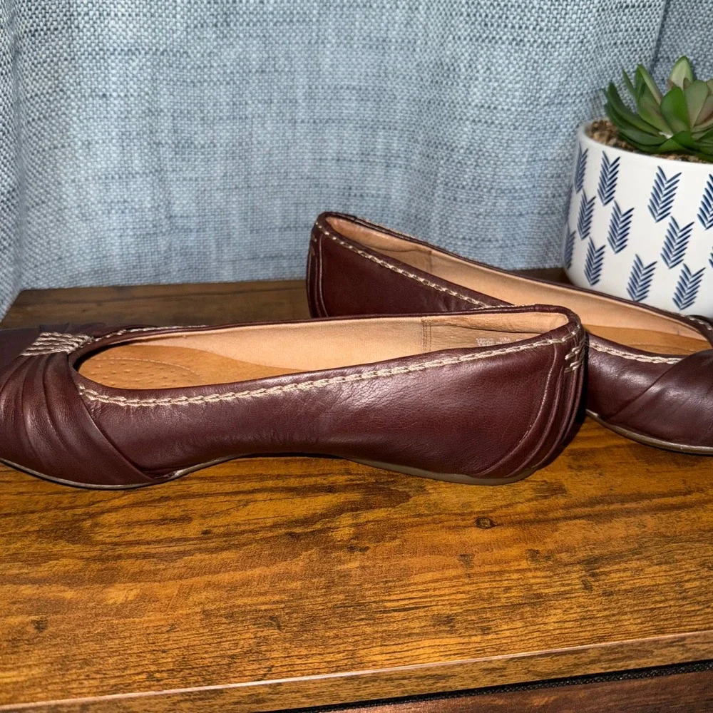 Clarks Women's Dark Brown Leather Flats with Pleated Accent